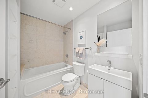 Photo 9 at 3313 - 208 Queens Quay W, Waterfront Communities C1, Toronto