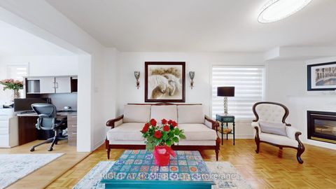 Photo 2 at 55 Hollybush Drive, Maple, Vaughan