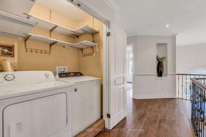 Photo 28 at 35 Playfair Court, Ancaster, Hamilton