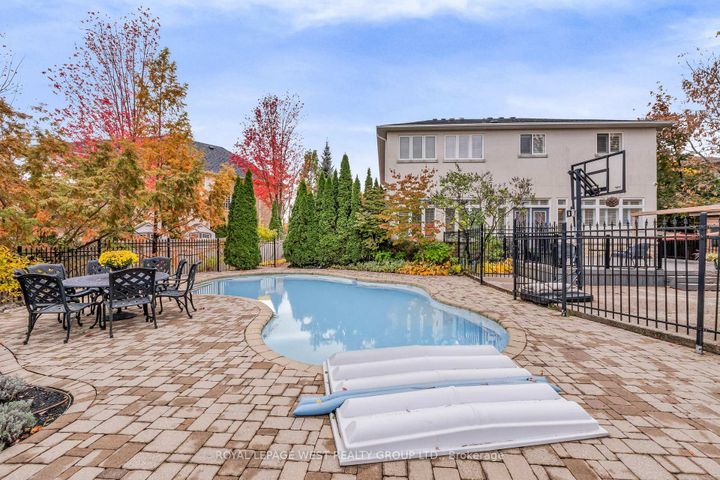 Photo 32 at 35 Playfair Court, Ancaster, Hamilton