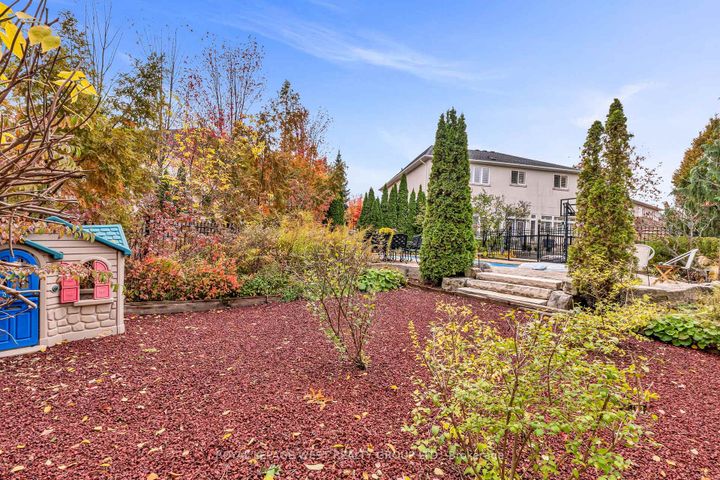 Photo 34 at 35 Playfair Court, Ancaster, Hamilton