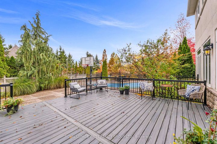 Photo 36 at 35 Playfair Court, Ancaster, Hamilton