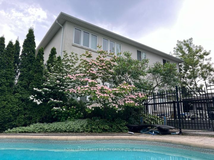 Photo 38 at 35 Playfair Court, Ancaster, Hamilton