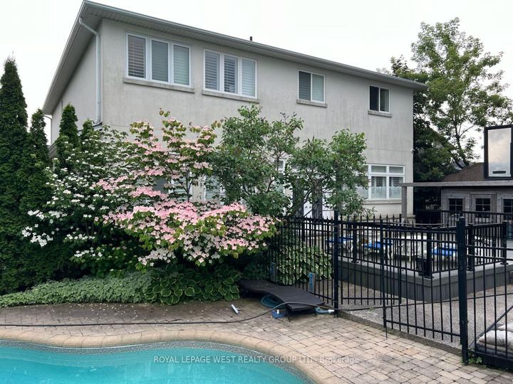 Photo 39 at 35 Playfair Court, Ancaster, Hamilton