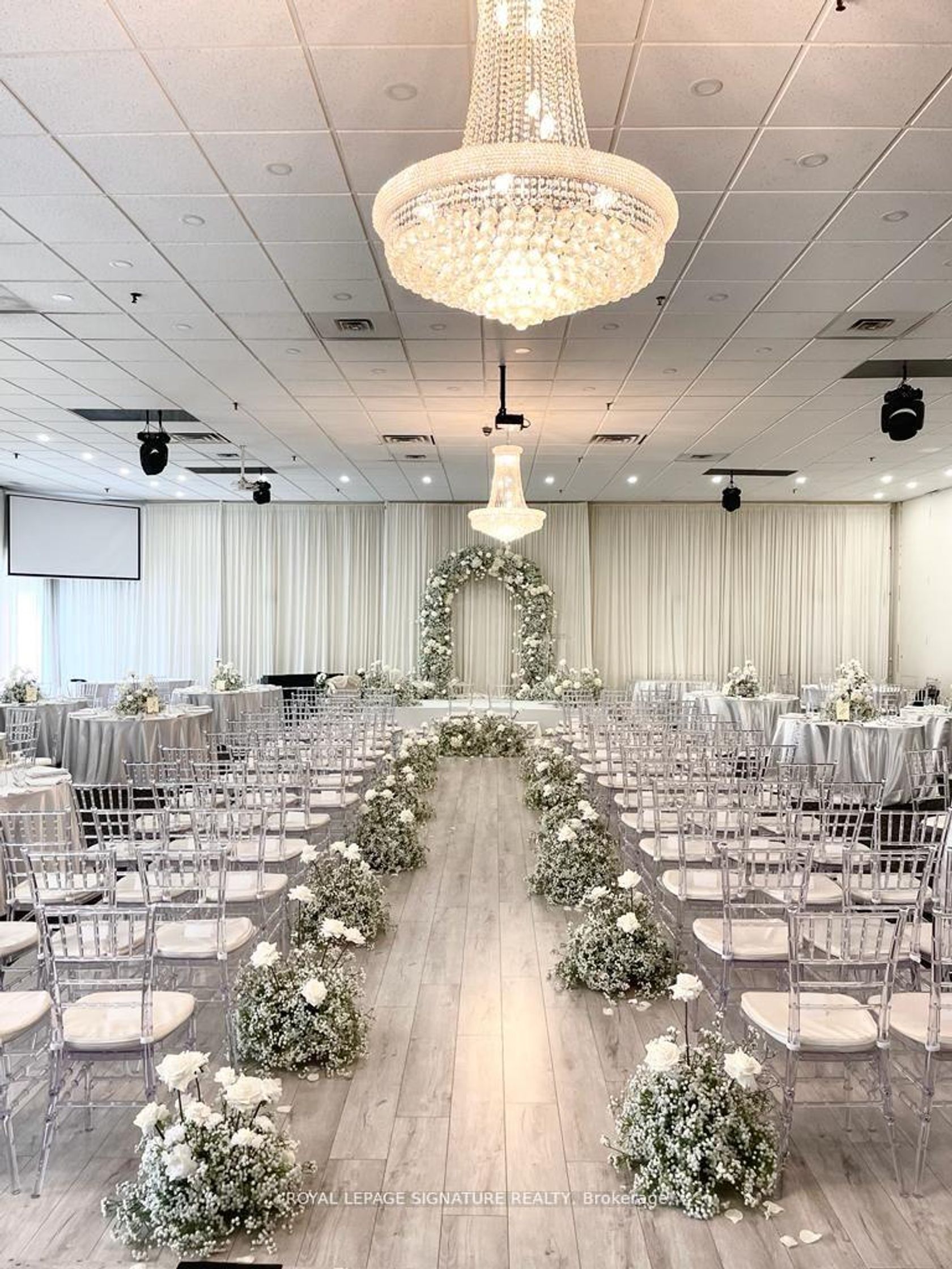 25 - 4801 Steeles Avenue W, Humber Summit, Toronto photo number 2