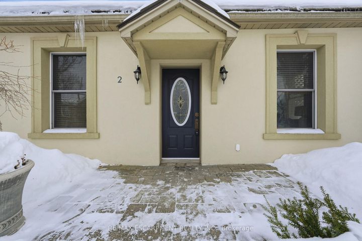 Photo 4 at 2 Union Street, Waterdown, Hamilton