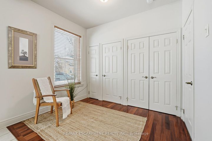 Photo 8 at 2 Union Street, Waterdown, Hamilton