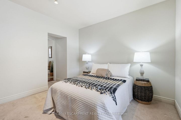 Photo 10 at 2 Union Street, Waterdown, Hamilton