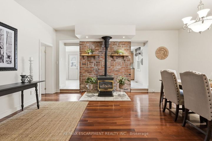 Photo 19 at 2 Union Street, Waterdown, Hamilton