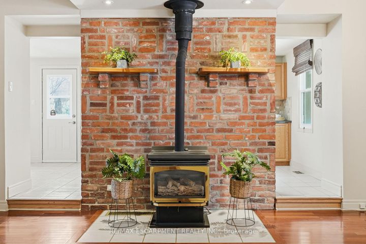 Photo 20 at 2 Union Street, Waterdown, Hamilton