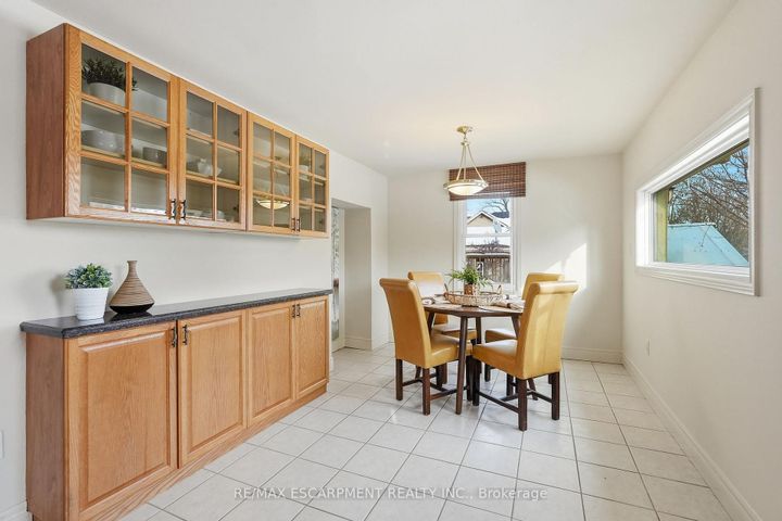 Photo 25 at 2 Union Street, Waterdown, Hamilton