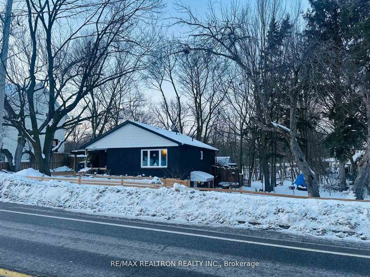 Photo 2 at 757 Srigley Street, College Manor, Newmarket