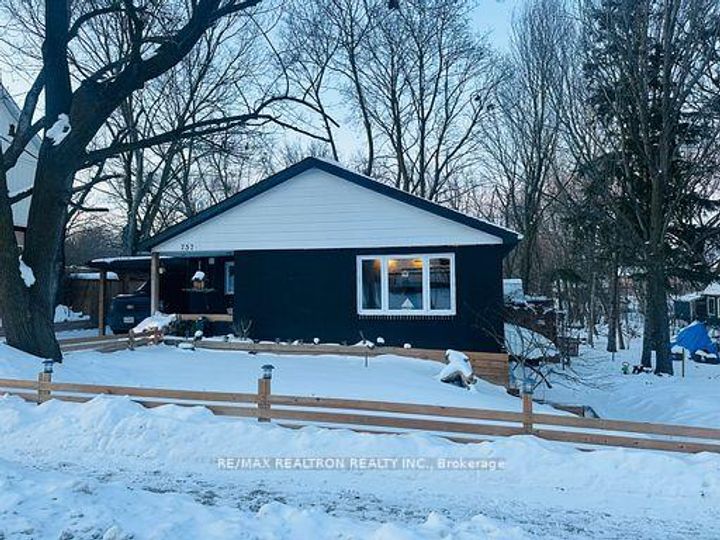 Photo 3 at 757 Srigley Street, College Manor, Newmarket