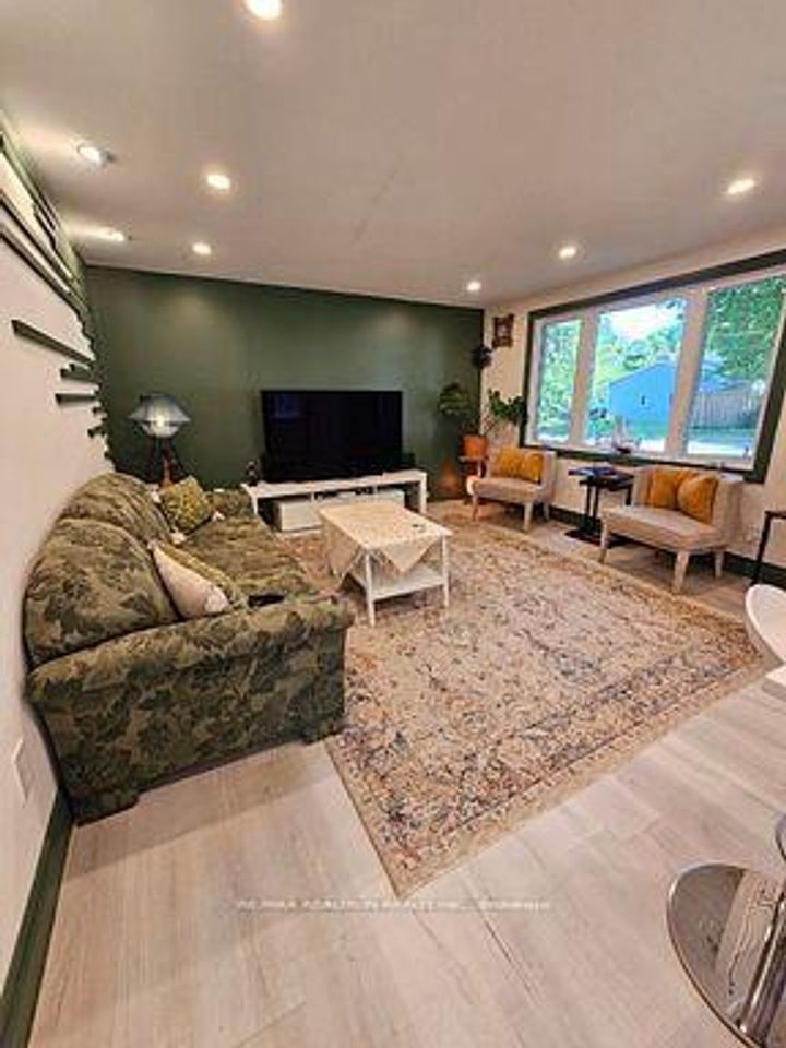 Photo 4 at 757 Srigley Street, College Manor, Newmarket