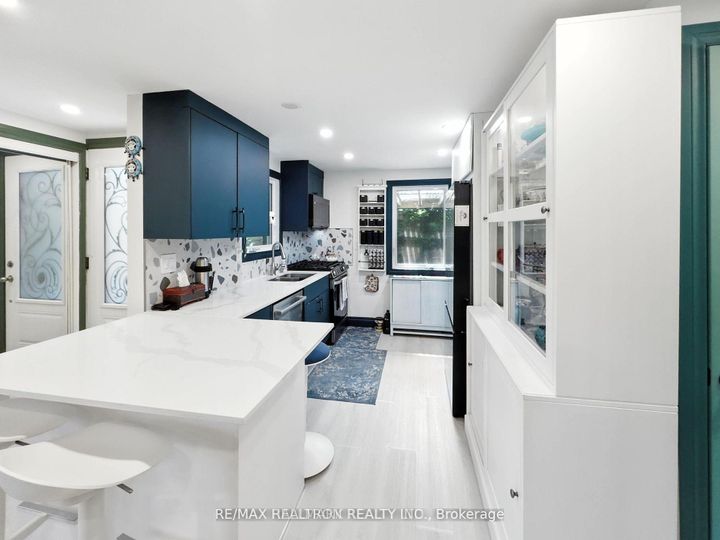 Photo 9 at 757 Srigley Street, College Manor, Newmarket