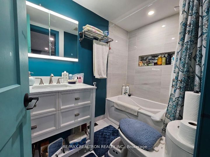 Photo 13 at 757 Srigley Street, College Manor, Newmarket