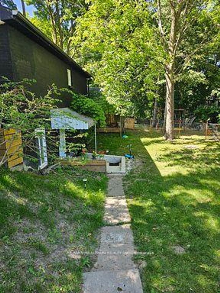 Photo 19 at 757 Srigley Street, College Manor, Newmarket