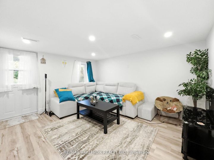 Photo 28 at 757 Srigley Street, College Manor, Newmarket