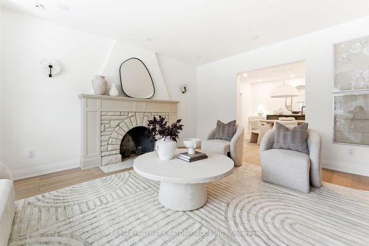 Photo 2 at 221 Richview Avenue, Forest Hill South, Toronto