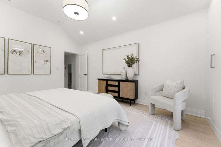 Photo 17 at 221 Richview Avenue, Forest Hill South, Toronto