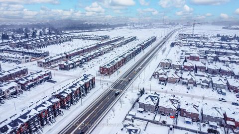 Photo 13 at 99 Fairlane Avenue, Painswick South, Barrie