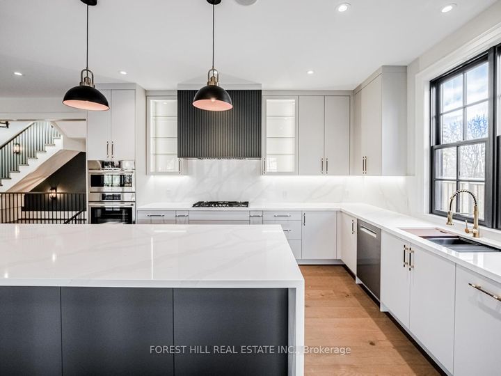 Photo 6 at 7089 Second Line W, Meadowvale Village, Mississauga