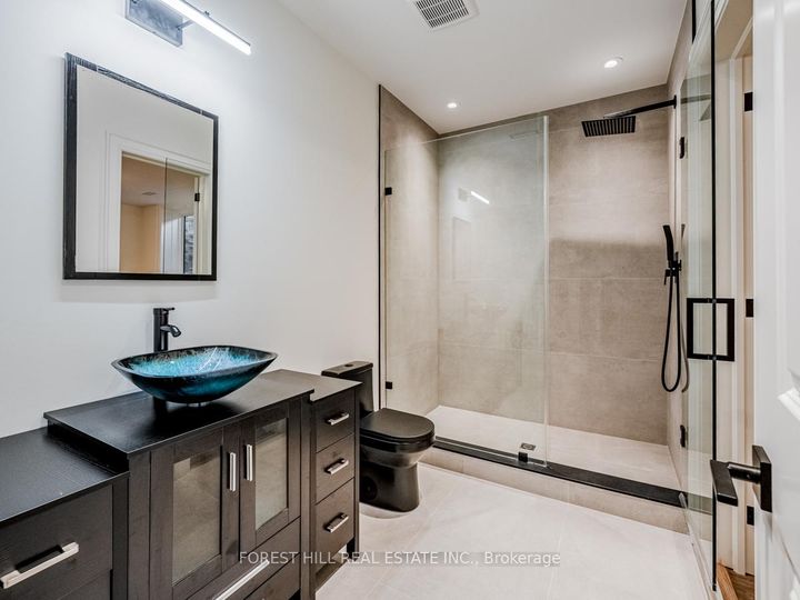 Photo 35 at 7089 Second Line W, Meadowvale Village, Mississauga