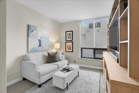 Photo 10 at 303 - 350 Lonsdale Road, Forest Hill South, Toronto