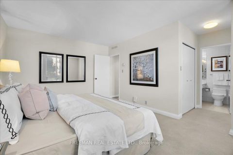 Photo 13 at 303 - 350 Lonsdale Road, Forest Hill South, Toronto