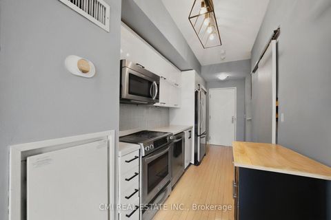 Photo 5 at LPH30 - 21 Nelson Street, Waterfront Communities C1, Toronto