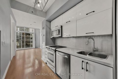 Photo 8 at LPH30 - 21 Nelson Street, Waterfront Communities C1, Toronto