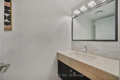 Photo 17 at LPH30 - 21 Nelson Street, Waterfront Communities C1, Toronto