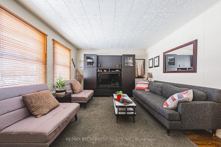 Photo 2 at 28 Munn Street, Raleigh, Hamilton