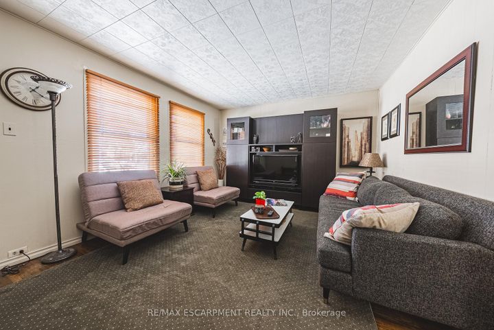 Photo 3 at 28 Munn Street, Raleigh, Hamilton