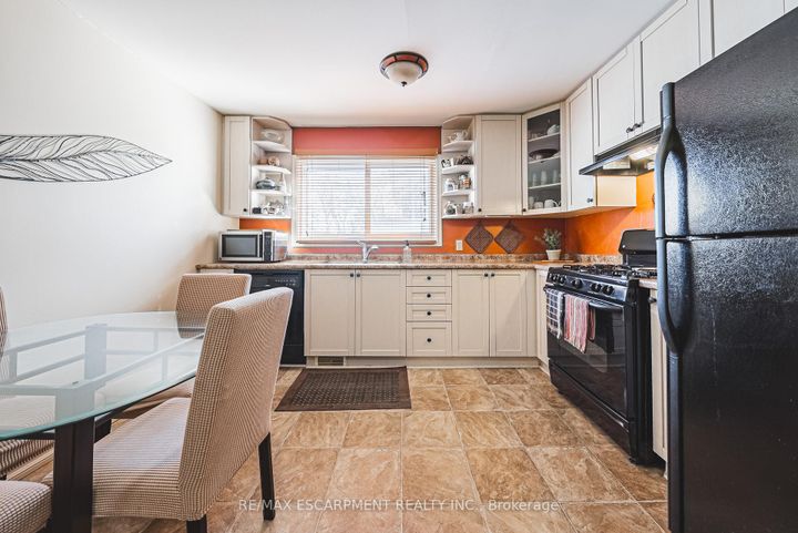 Photo 6 at 28 Munn Street, Raleigh, Hamilton