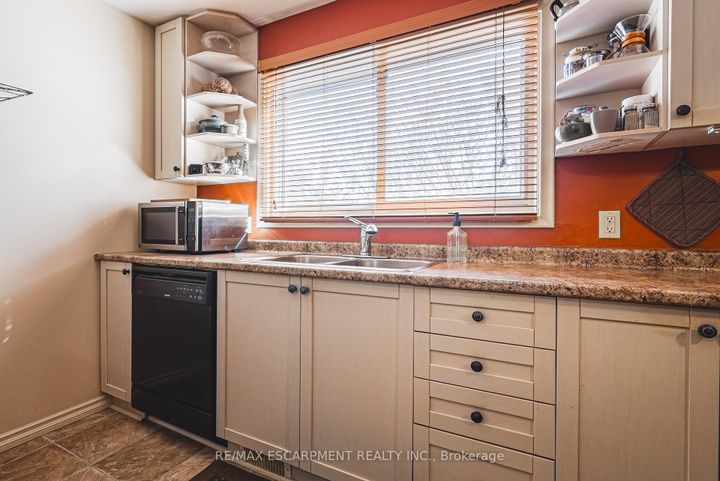 Photo 8 at 28 Munn Street, Raleigh, Hamilton