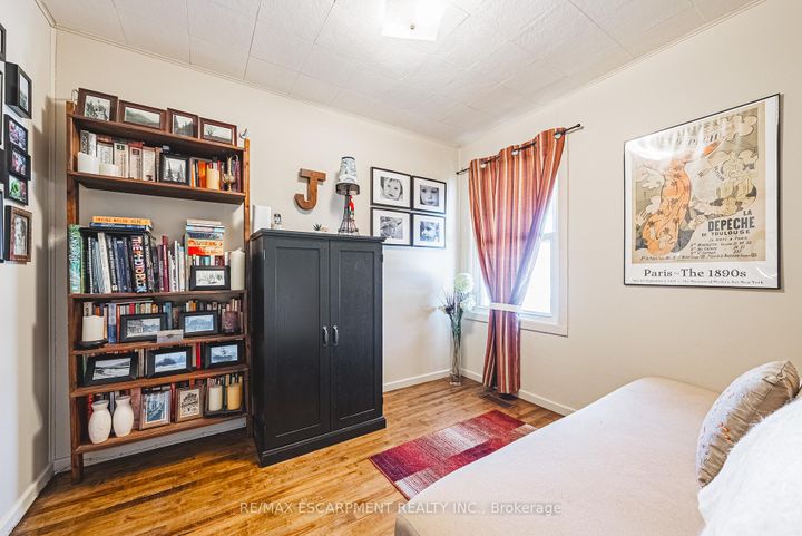 Photo 11 at 28 Munn Street, Raleigh, Hamilton