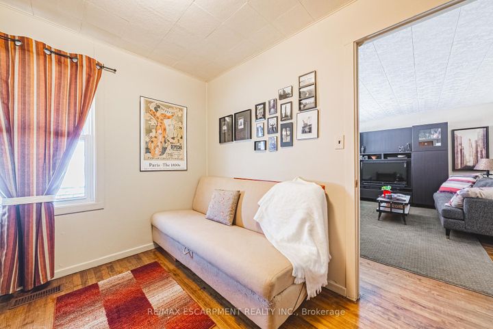 Photo 12 at 28 Munn Street, Raleigh, Hamilton