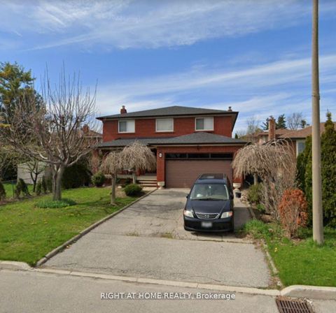 Photo 7 at 94 Madawaska Avenue, Newtonbrook East, Toronto