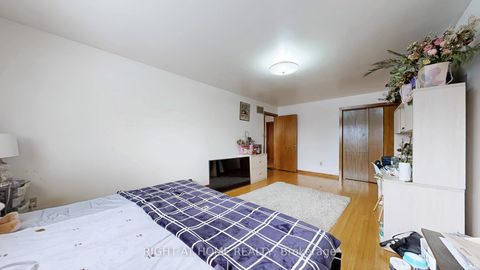 Photo 23 at 94 Madawaska Avenue, Newtonbrook East, Toronto