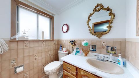 Photo 38 at 94 Madawaska Avenue, Newtonbrook East, Toronto