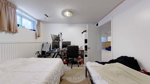 Photo 43 at 94 Madawaska Avenue, Newtonbrook East, Toronto