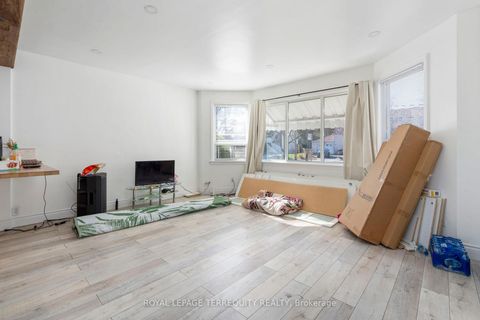 Photo 4 at 64 Pelmo Crescent, Pelmo Park W4, Toronto