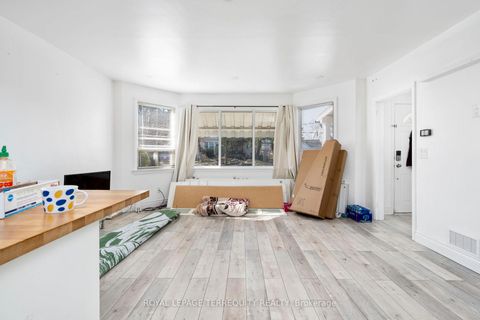 Photo 5 at 64 Pelmo Crescent, Pelmo Park W4, Toronto