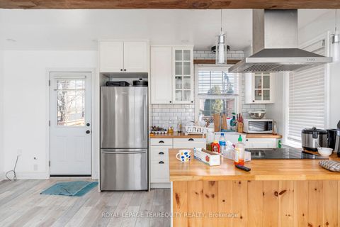 Photo 6 at 64 Pelmo Crescent, Pelmo Park W4, Toronto