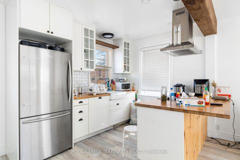 Photo 8 at 64 Pelmo Crescent, Pelmo Park W4, Toronto