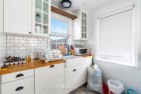 Photo 9 at 64 Pelmo Crescent, Pelmo Park W4, Toronto