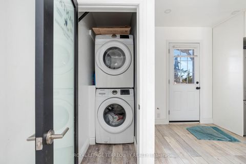 Photo 11 at 64 Pelmo Crescent, Pelmo Park W4, Toronto