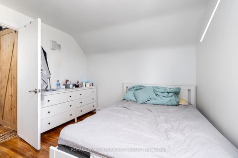 Photo 16 at 64 Pelmo Crescent, Pelmo Park W4, Toronto