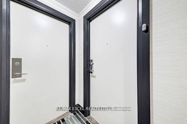 Photo 3 at 608 - 25 Town Centre Crt Street S, Bendale, Toronto